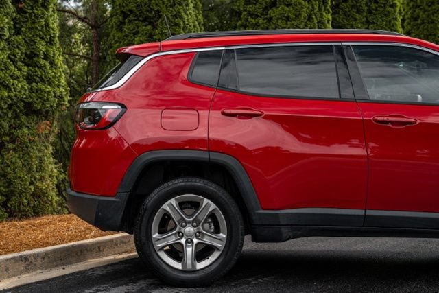 Used 2023 Jeep Compass Latitude AWD/4WD image 13