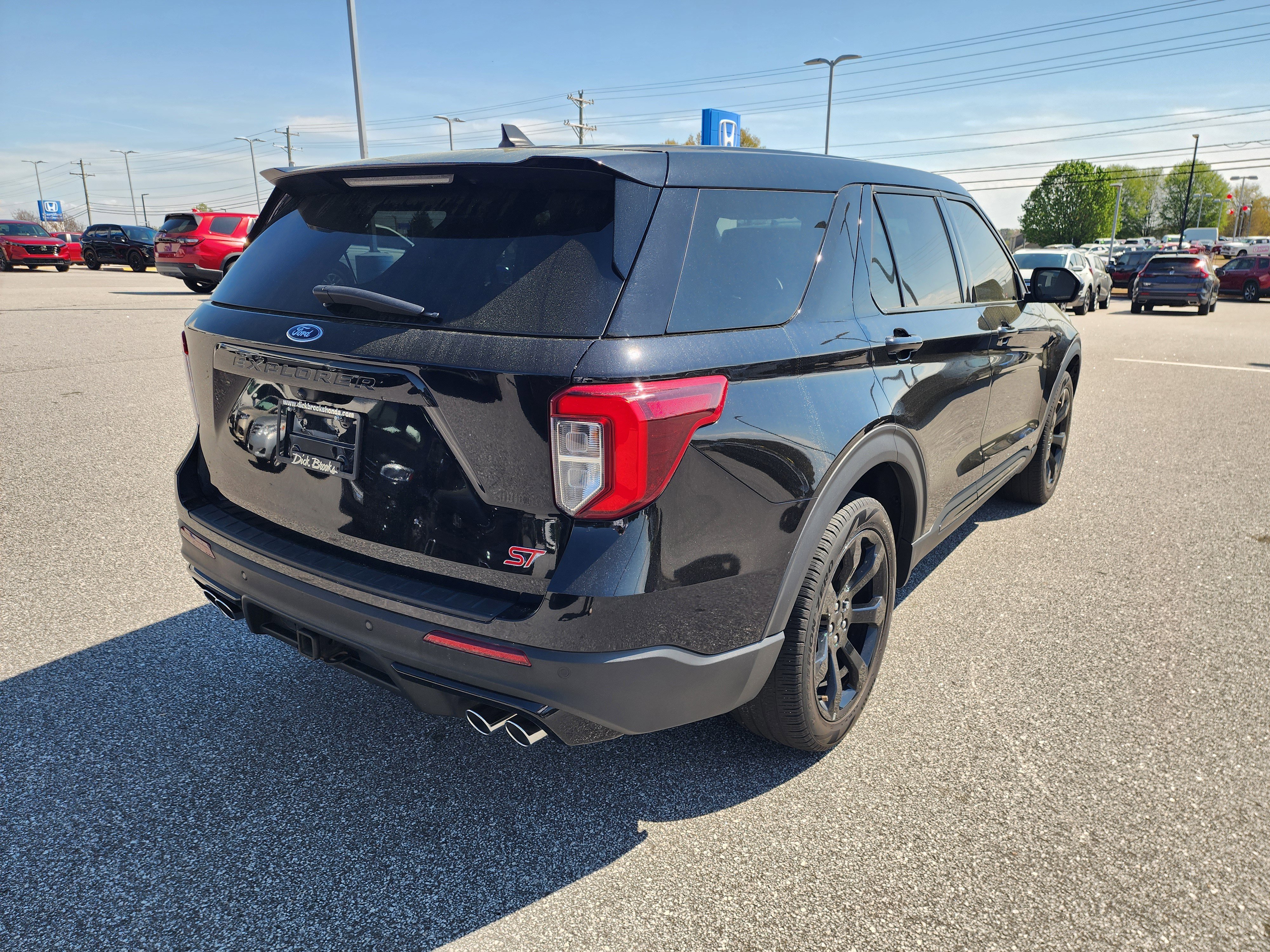 Used 2022 Ford Explorer ST w/ Equipment Group 401A image 4