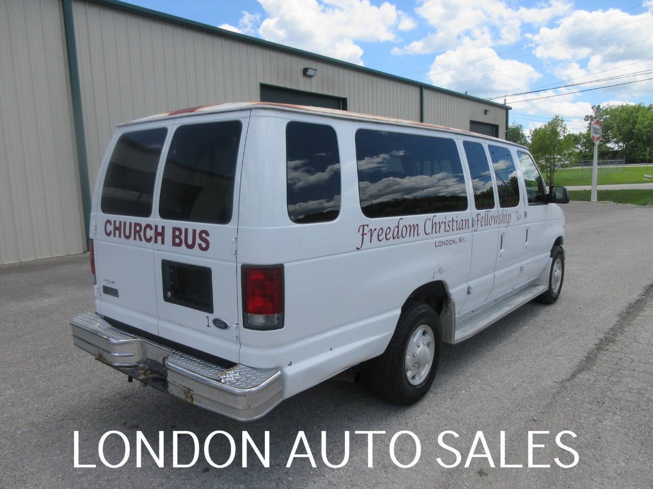 Used 2001 Ford E-350 and Econoline 350 XLT RWD image 5