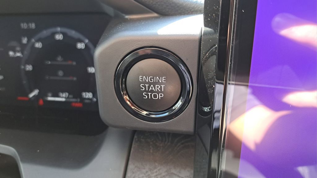 Certified 2025 Toyota Tacoma Limited image 27