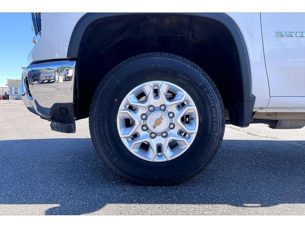 Used 2025 Chevrolet Silverado 3500 LTZ AWD/4WD image 10