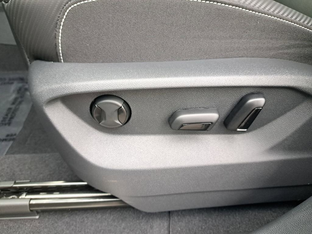 New 2025 Volkswagen Atlas Cross Sport SE image 33