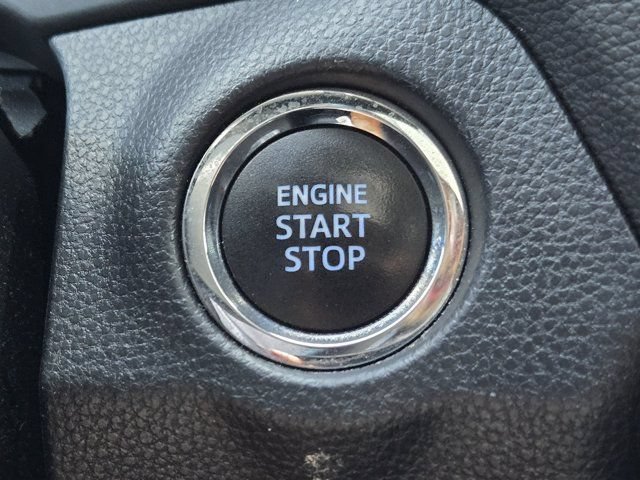 Used 2021 Toyota RAV4 XLE Premium AWD/4WD image 21