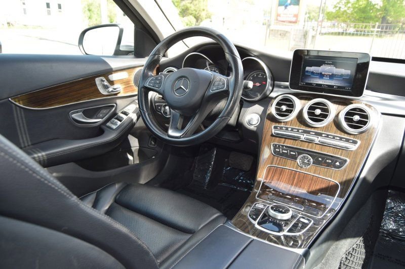 Used 2018 Mercedes-Benz C 300 4MATIC Sedan image 27
