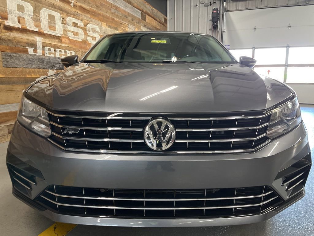 Used 2017 Volkswagen Passat 1.8T R-Line image 6