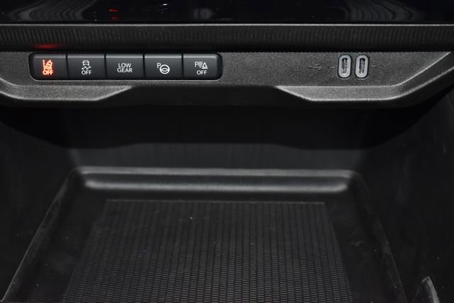 New 2026 Jeep Cherokee Overland w/ Trailer Tow Group image 17