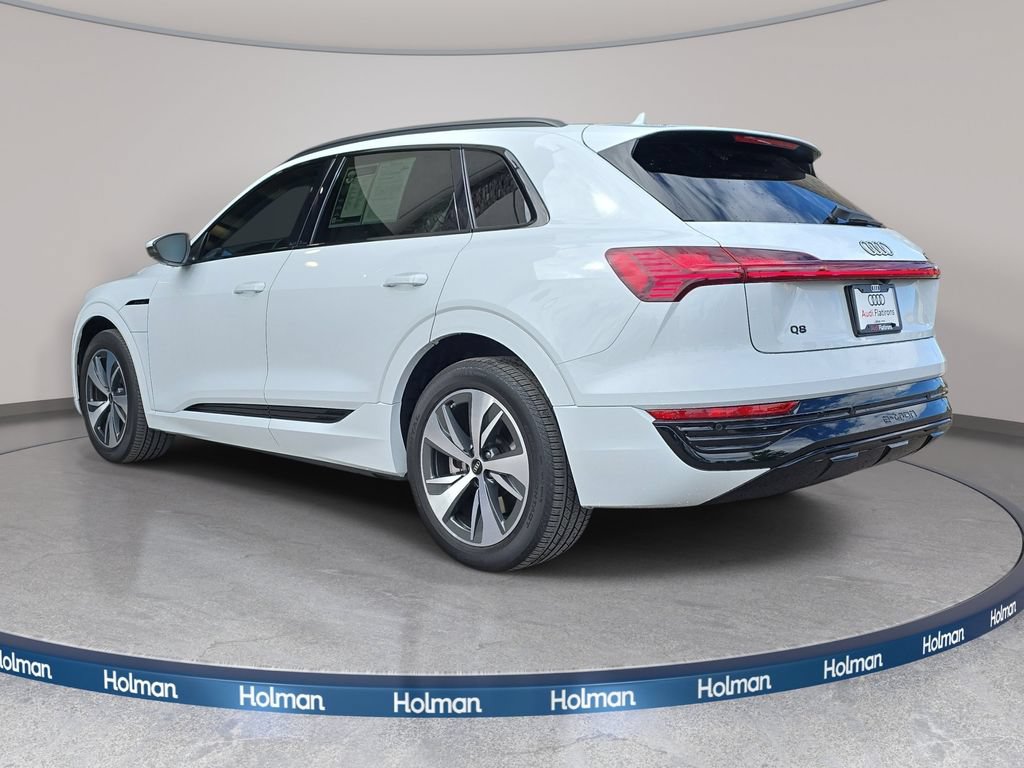 Used 2024 Audi Q8 e-tron Premium Plus AWD/4WD image 8