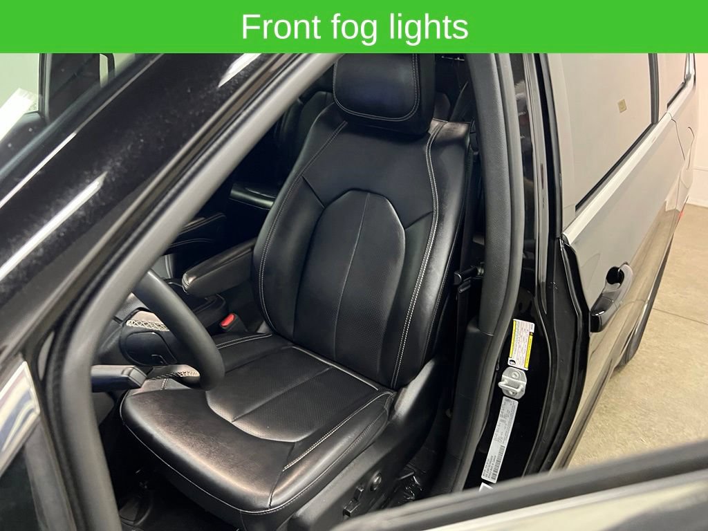 Used 2025 Chrysler Pacifica Select FWD image 28
