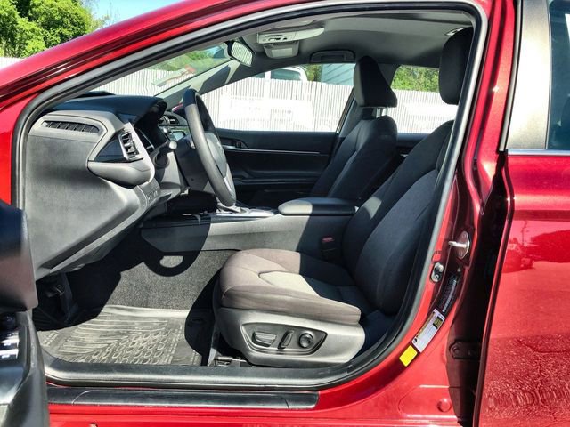 Used 2020 Toyota Camry LE FWD image 9