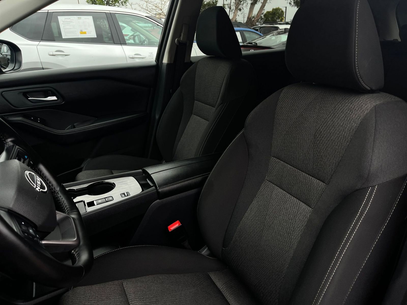 Used 2025 Nissan Rogue SV FWD image 38