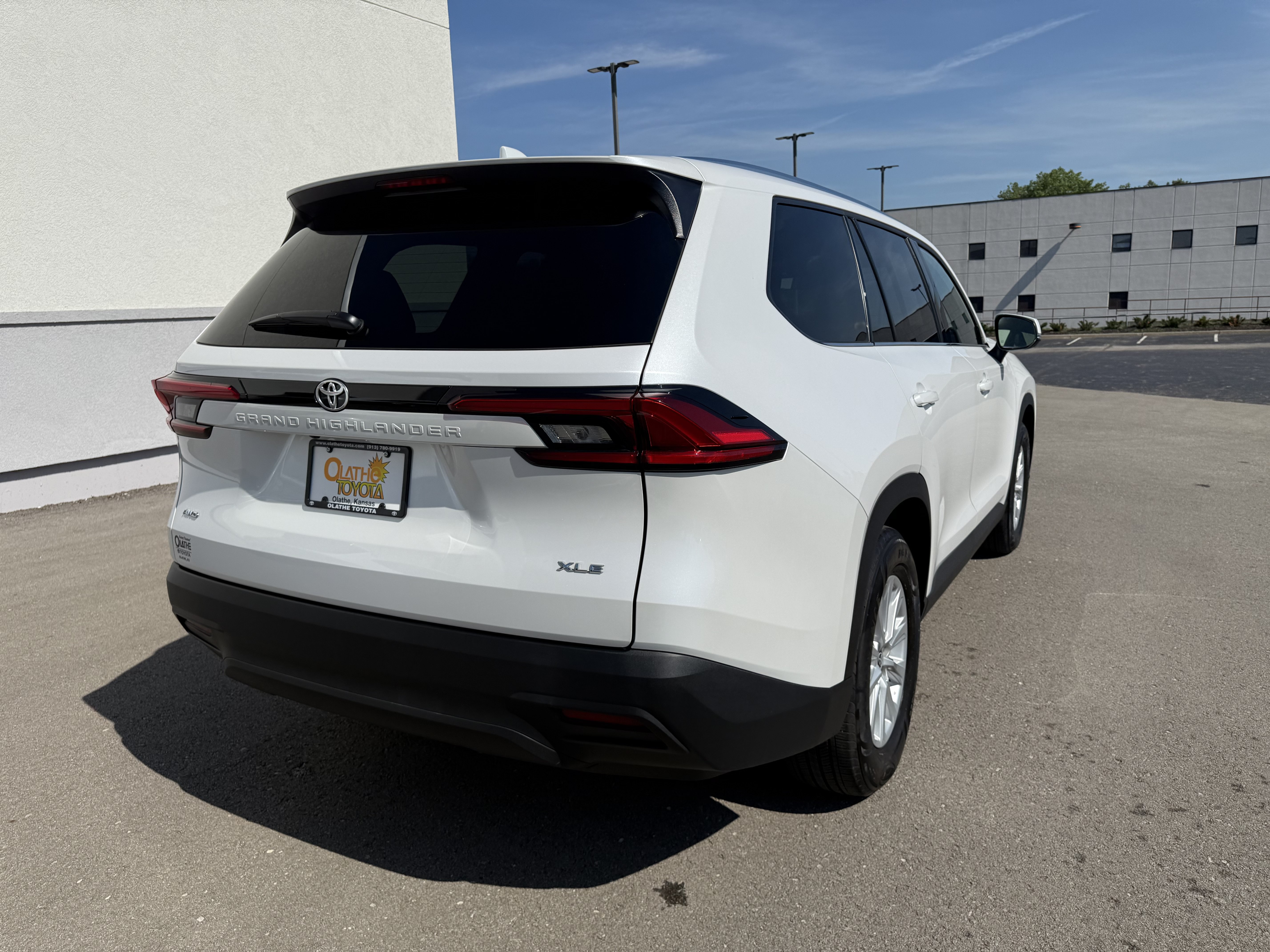 Certified 2024 Toyota Grand Highlander AWD image 23