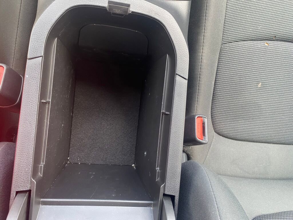 Used 2020 Toyota RAV4 LE w/ Carpet Mat Package image 14