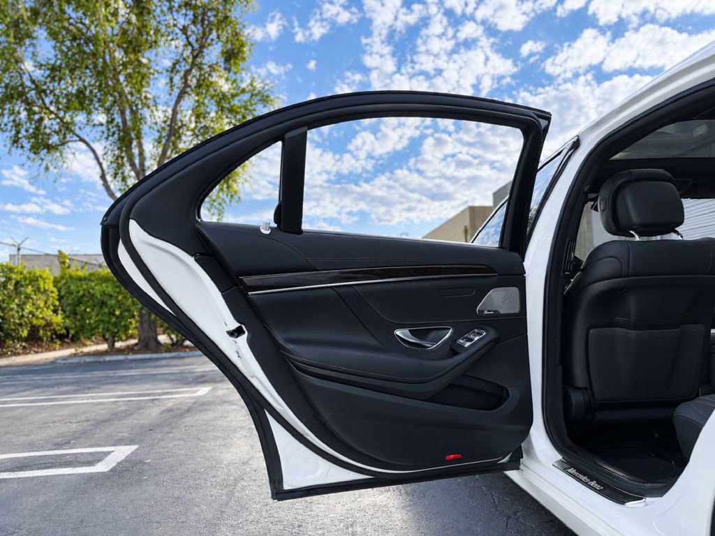 Used 2020 Mercedes-Benz S 560 Sedan image 18
