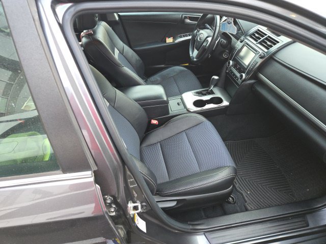 Used 2013 Toyota Camry SE FWD image 10