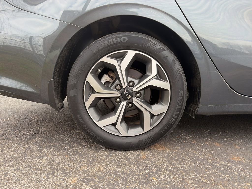 Used 2021 Kia Forte LXS image 9