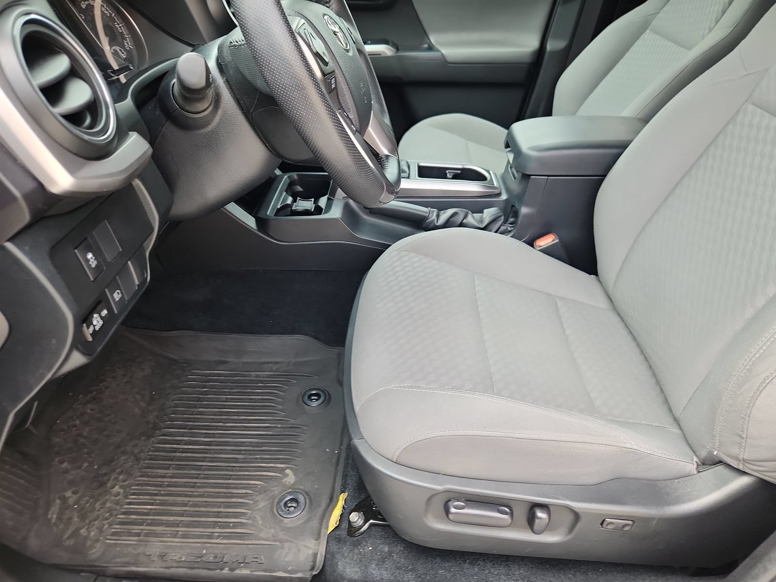 Used 2023 Toyota Tacoma SR5 w/ Technology Package AWD/4WD image 10