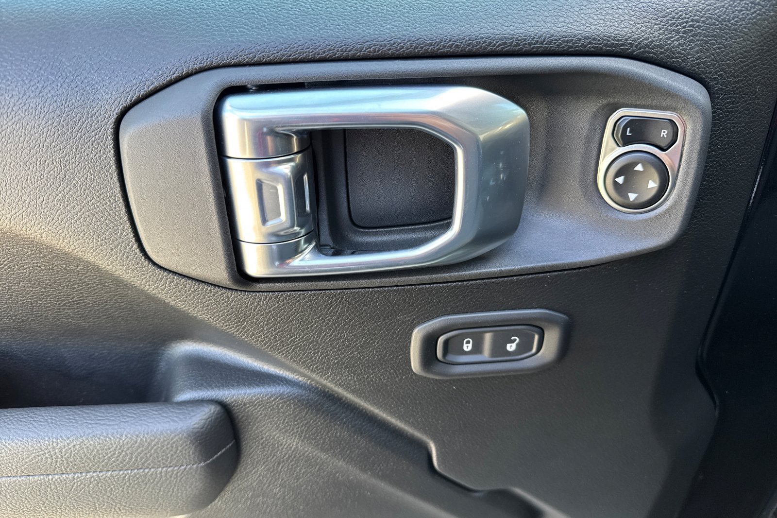New 2026 Jeep Wrangler Sport AWD/4WD image 10