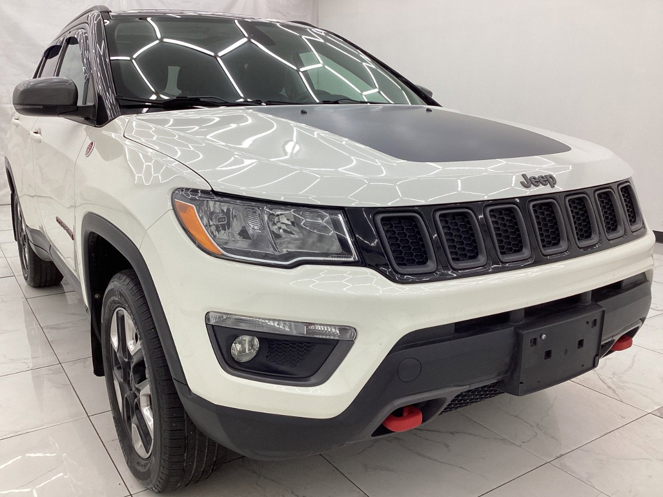 Used 2017 Jeep Compass Trailhawk w/ Leather Interior Group AWD/4WD image 3
