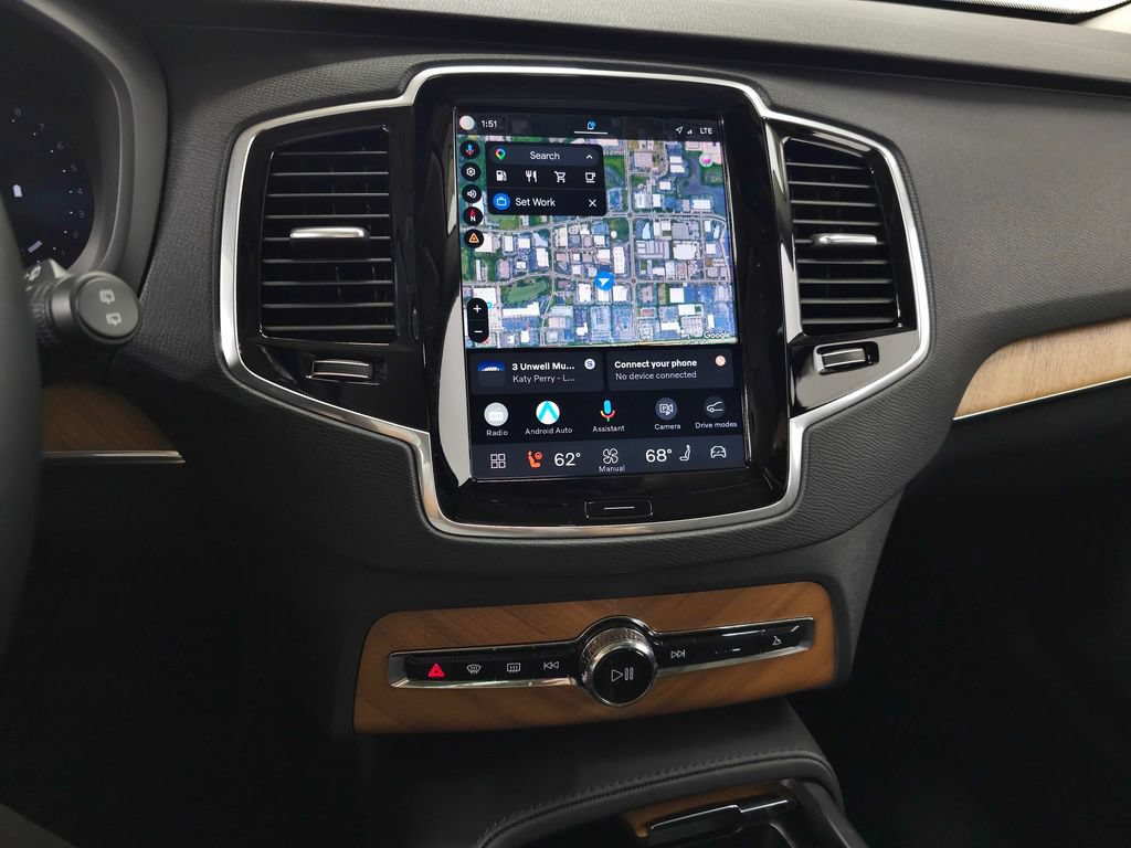 Certified 2025 Volvo XC90 B6 Plus w/ Protection Package AWD/4WD image 23