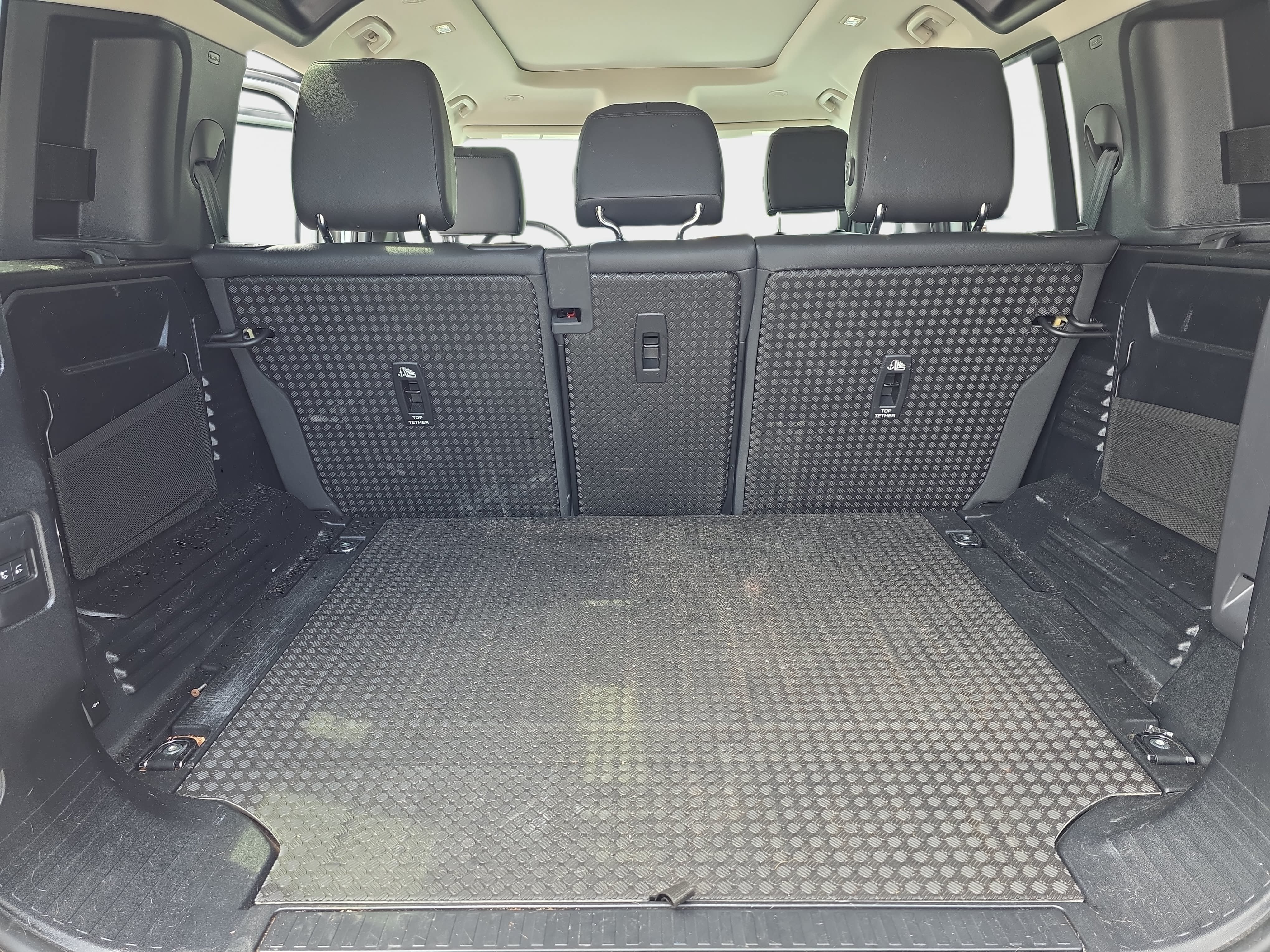 Used 2024 Land Rover Defender 110 S AWD/4WD image 12