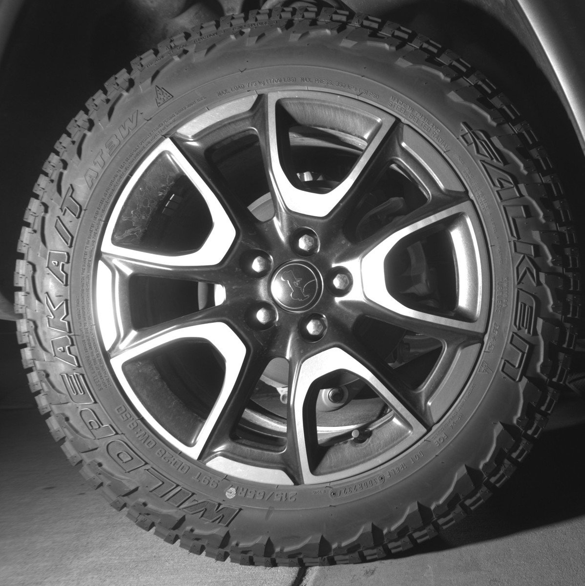 Used 2025 Jeep Compass Trailhawk image 15