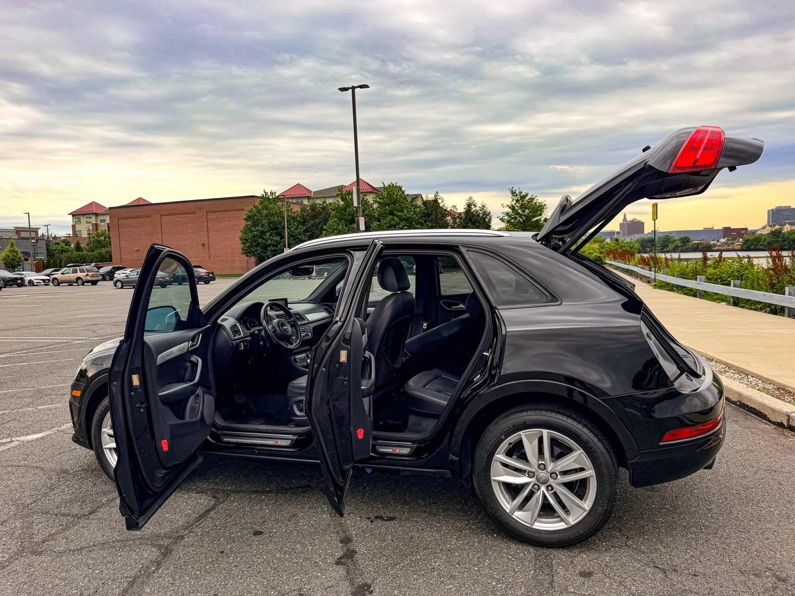 Used 2018 Audi Q3 2.0T Premium w/ Convenience Package AWD/4WD image 20