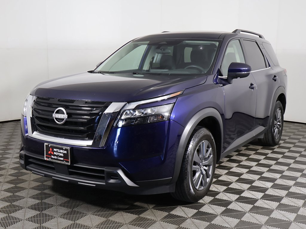 Used 2024 Nissan Pathfinder SV image 8