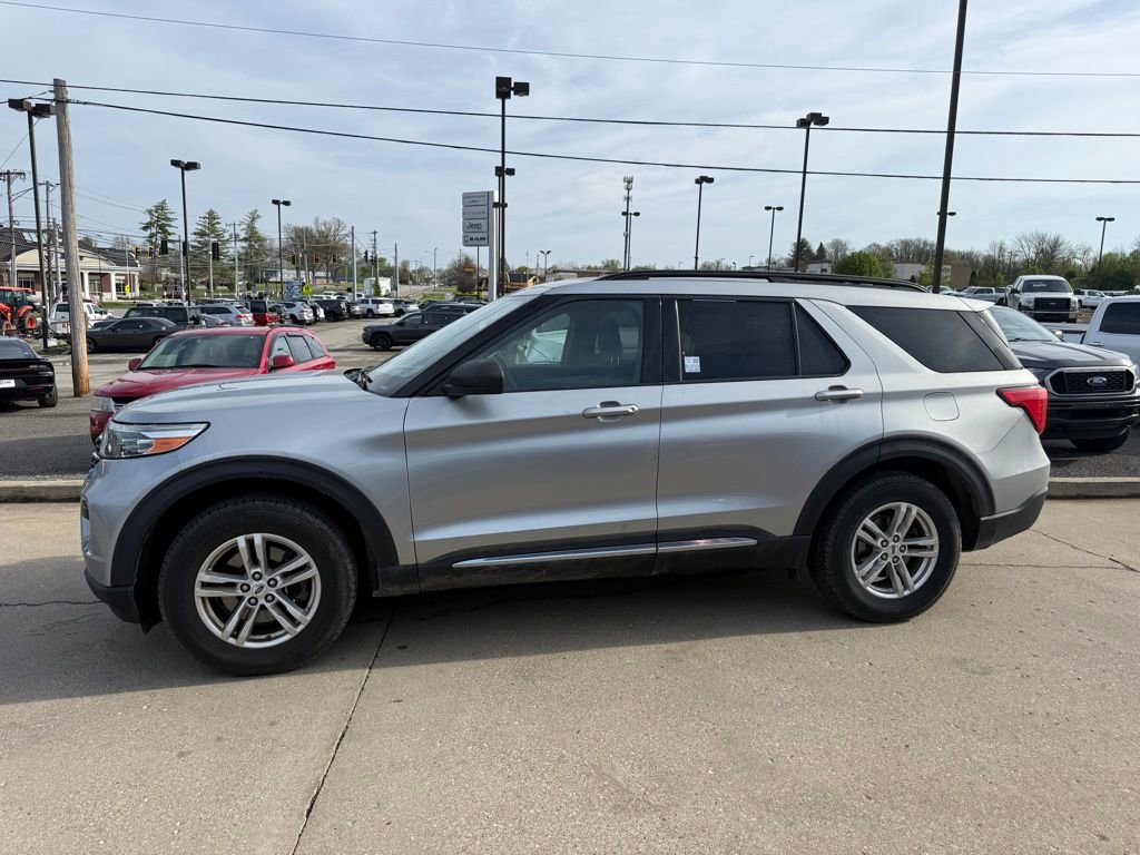 Used 2020 Ford Explorer XLT w/ Comfort Package image 9
