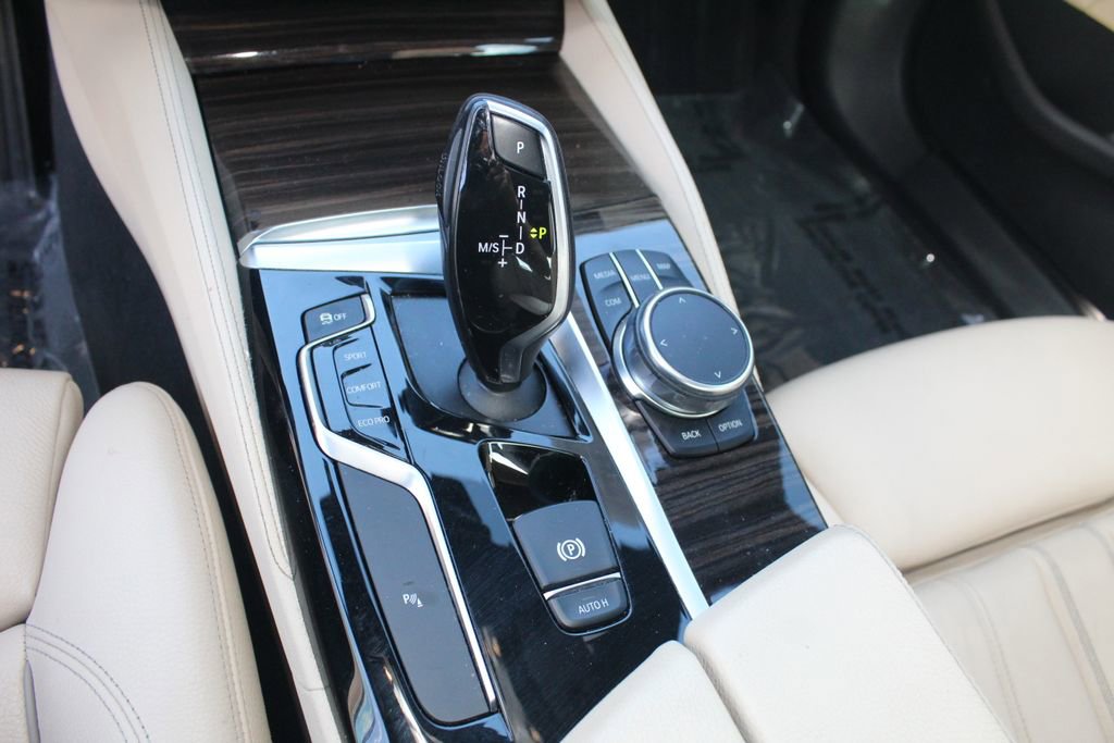 Used 2018 BMW 530i xDrive w/ Premium Package AWD/4WD image 14