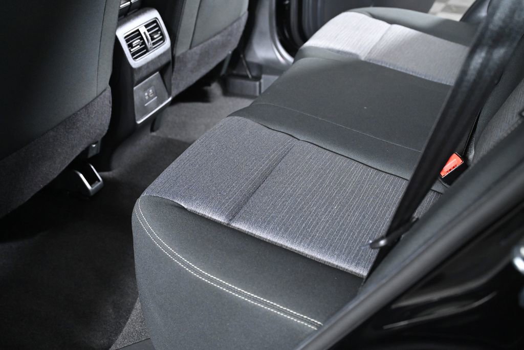 Certified 2023 Nissan Rogue SV image 27