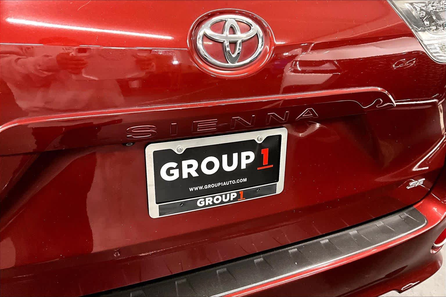 Used 2016 Toyota Sienna SE Premium FWD image 9