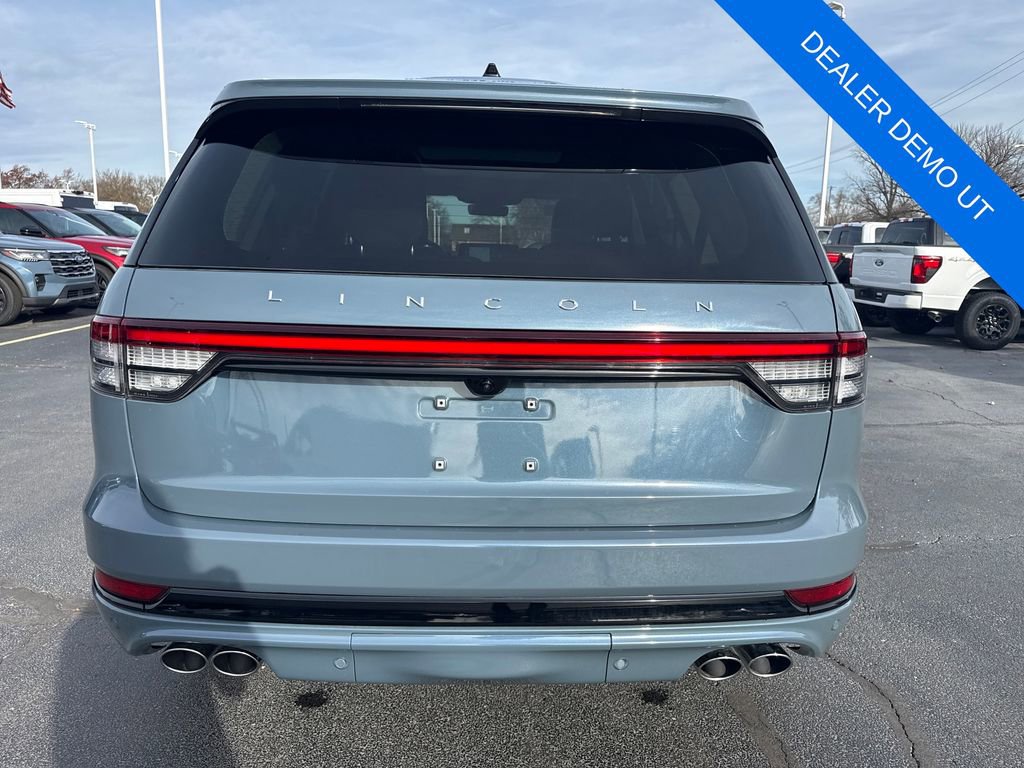 Used 2025 Lincoln Aviator Reserve w/ Jet Appearance Package image 7