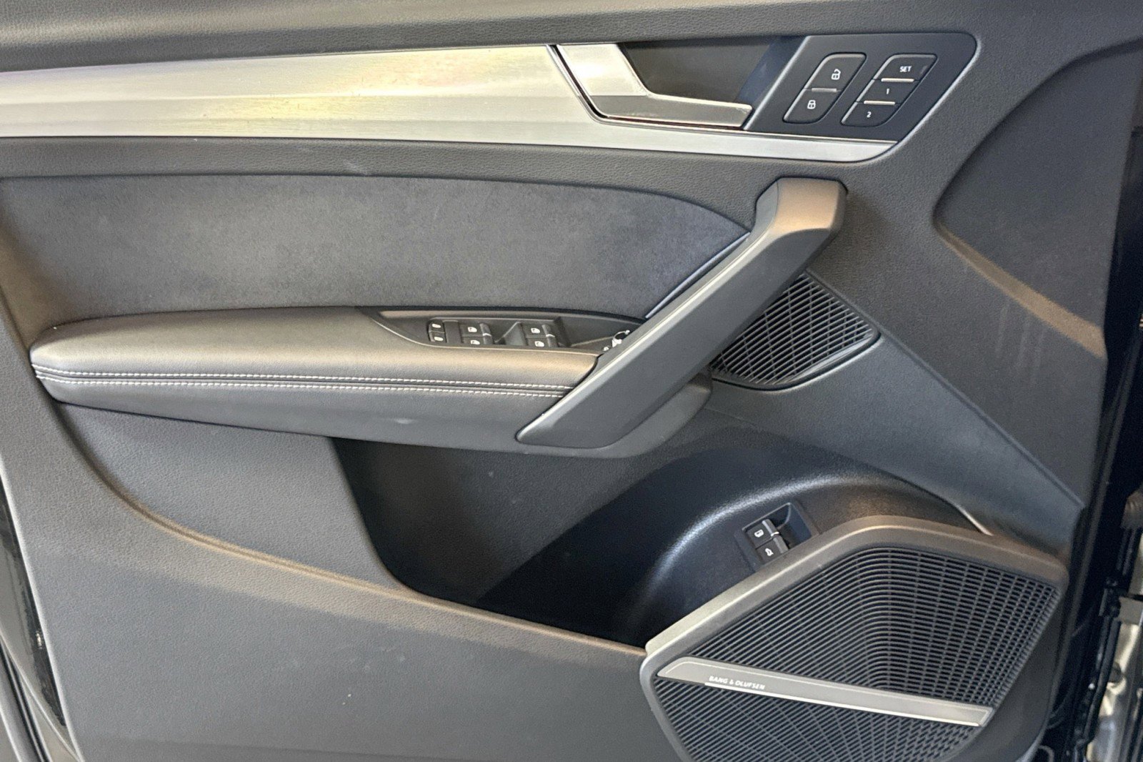 Used 2022 Audi Q5 e Prestige w/ Prestige Package image 17