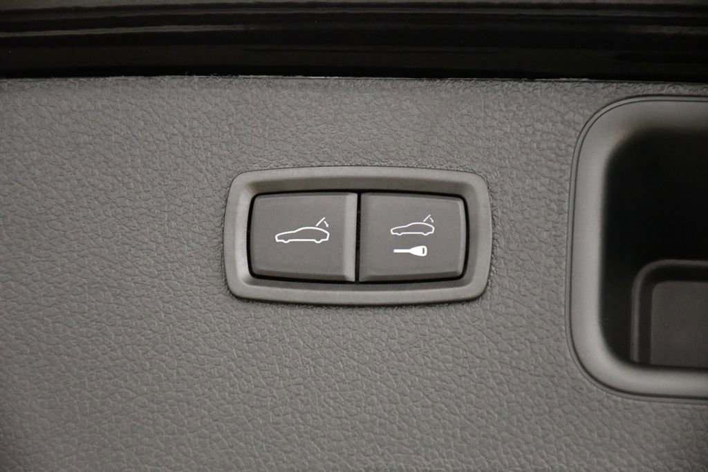 Used 2025 Porsche Macan image 59