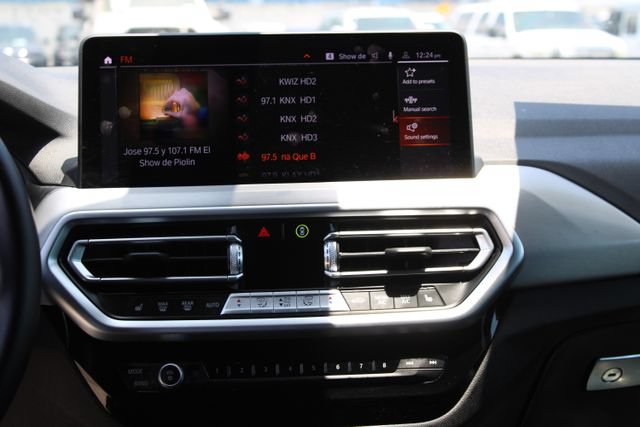 Used 2025 BMW X4 xDrive30i AWD/4WD image 16