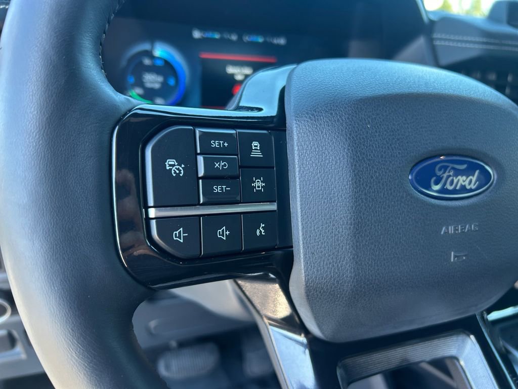Used 2024 Ford F150 Lightning Platinum AWD/4WD image 15
