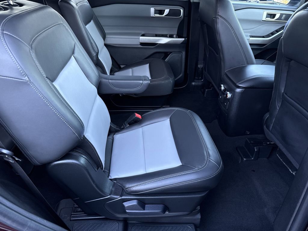 Used 2023 Ford Explorer XLT w/ Equipment Group 202A image 15