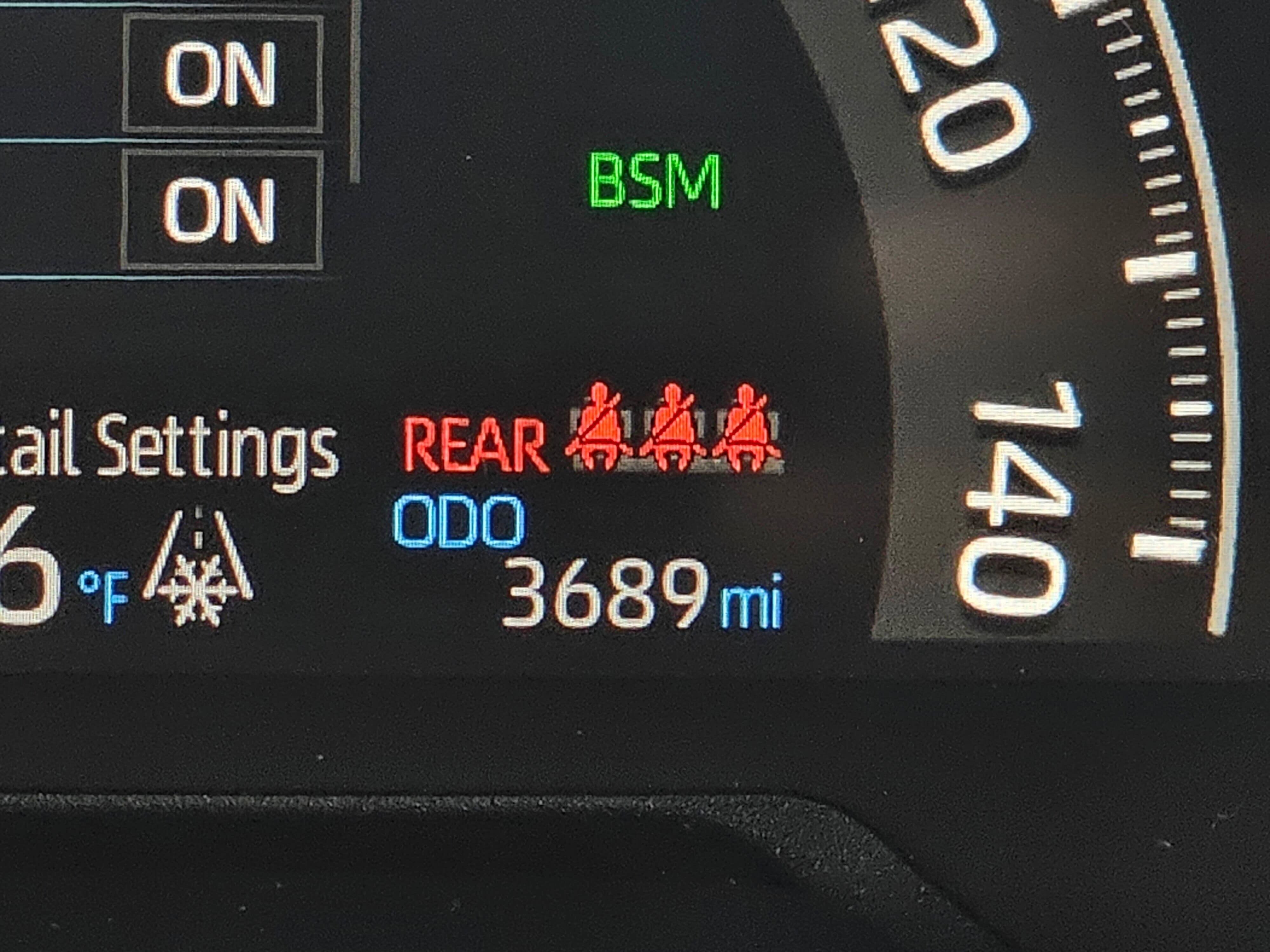 Used 2025 Toyota RAV4 XLE w/ Convenience Package image 24