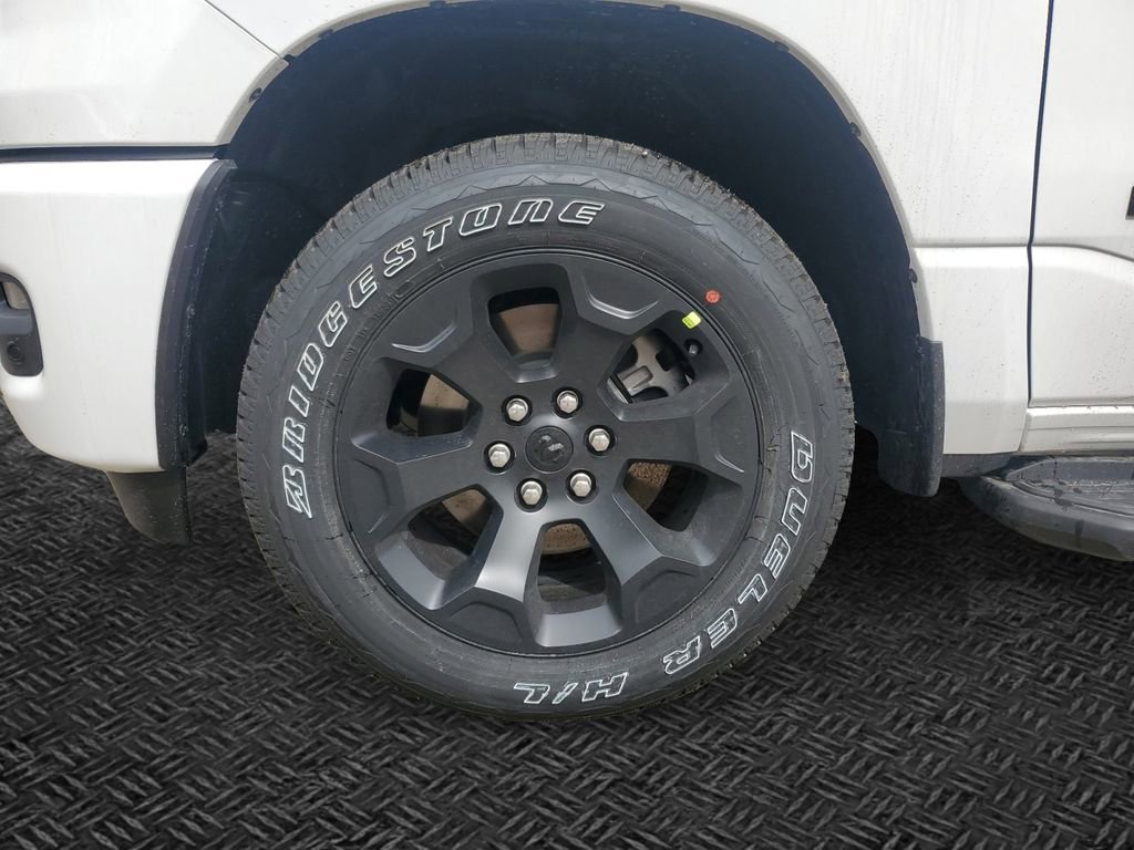 New 2026 RAM 1500 Express AWD/4WD image 11