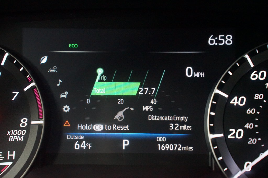 Used 2020 Toyota Highlander XLE FWD image 16