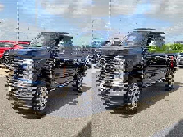 New 2025 Ford F250 Lariat w/ Lariat Ultimate Package image 3