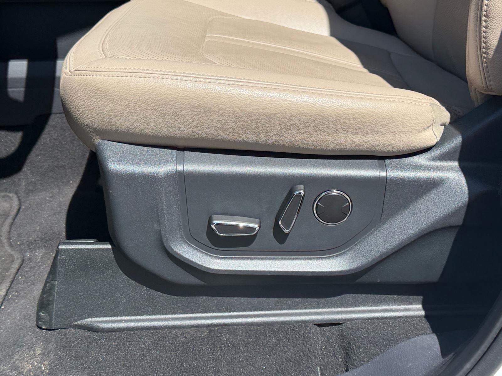 Used 2024 Ford Expedition Max Limited AWD/4WD image 35