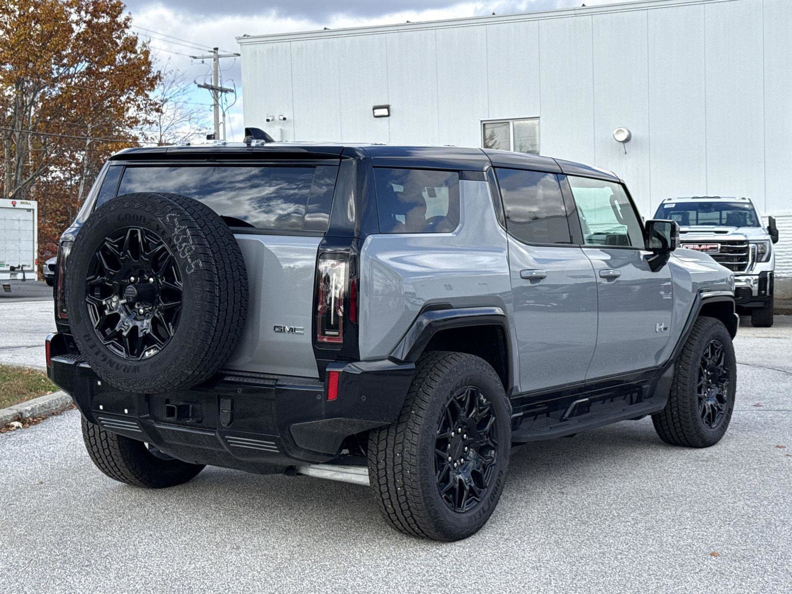 New 2025 GMC Hummer EV 2X image 8