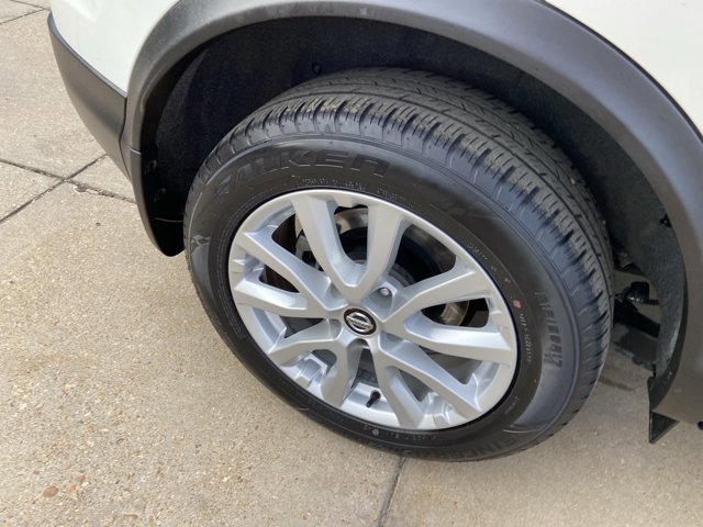 Used 2020 Nissan Rogue Sport SV image 31