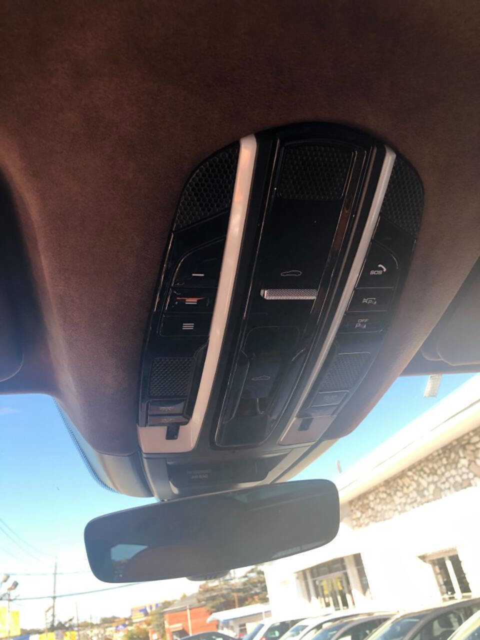 Used 2019 Porsche Cayenne Turbo w/ Sportdesign Package image 10