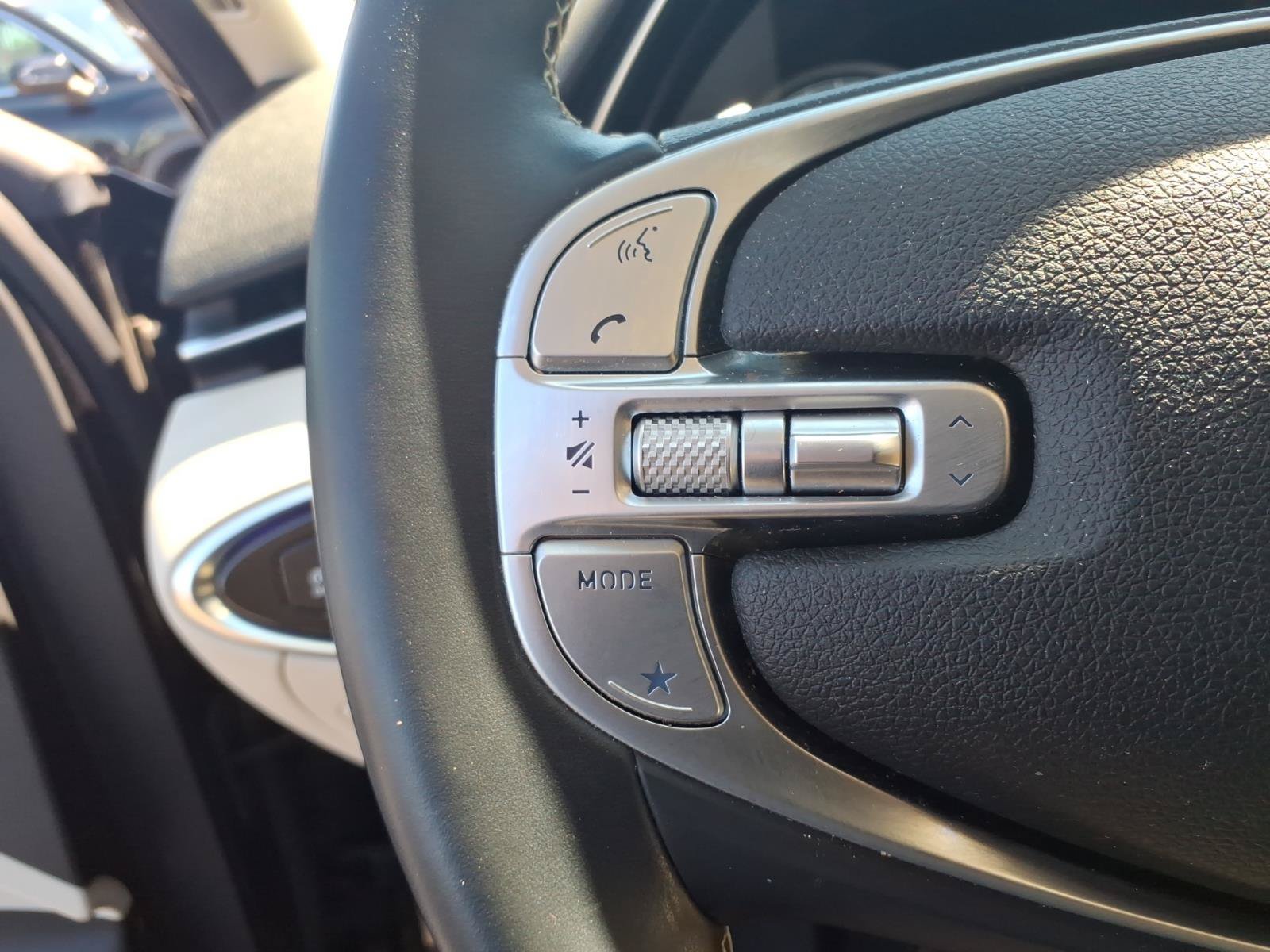 Used 2024 Genesis GV70 2.5T w/ Advanced Package AWD/4WD image 28