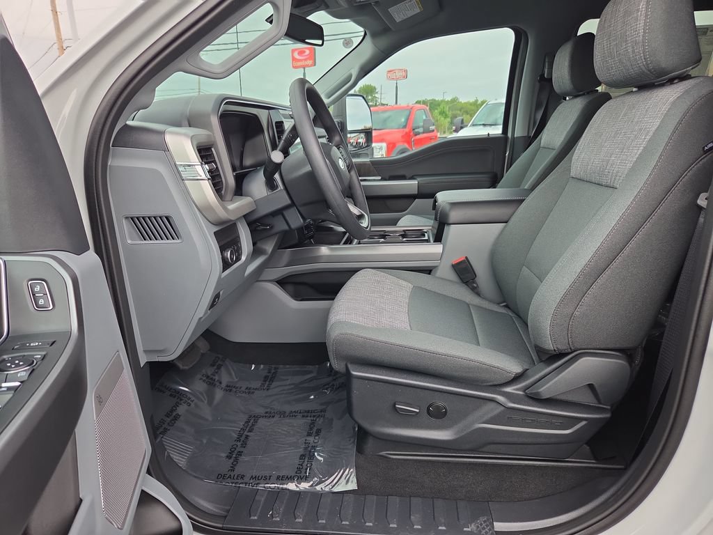 New 2026 Ford F250 XLT w/ XLT Premium Package AWD/4WD image 19
