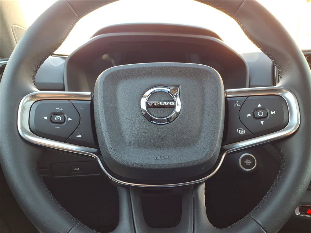 New 2026 Volvo XC40 B5 Core w/ Climate Package AWD/4WD image 25