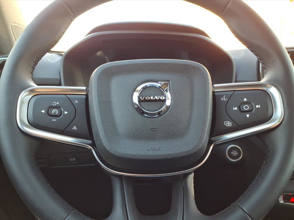 New 2026 Volvo XC40 B5 Core w/ Climate Package image 25