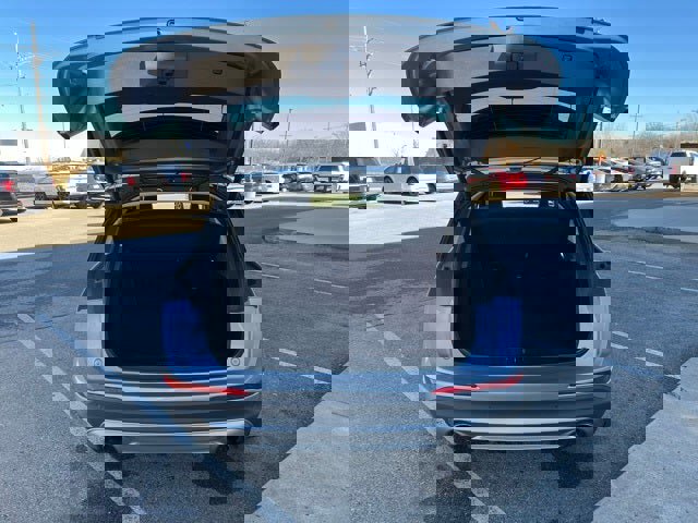 Used 2022 Lincoln Corsair FWD w/ Premium Package image 5